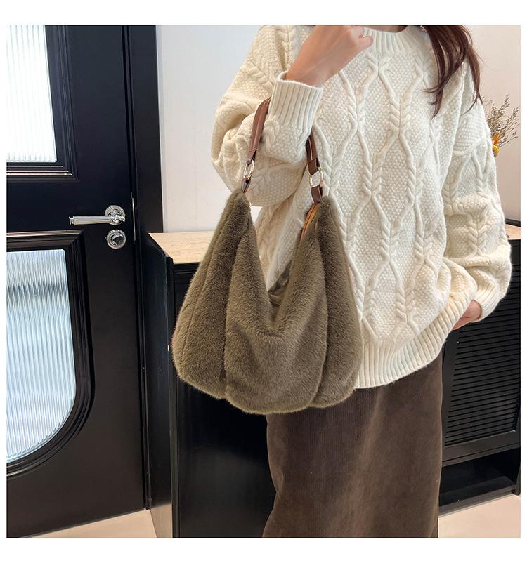 A must-have for autumn and winter fashion! Large-capacity Mao Mao women's bags, interpreting lazy trends