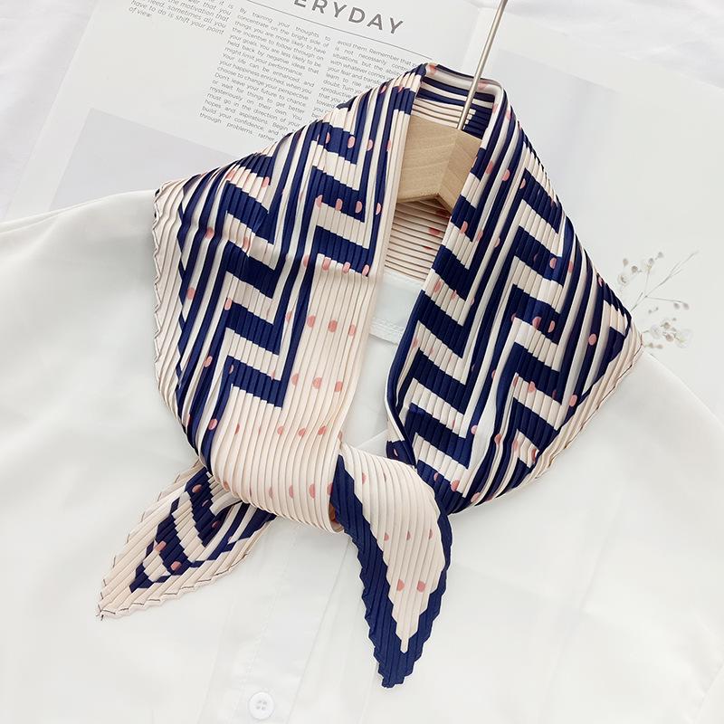 Retro Color Block Crinkled Square Scarf - 70cm Pleated Neckerchief in Imitation Silk for Women