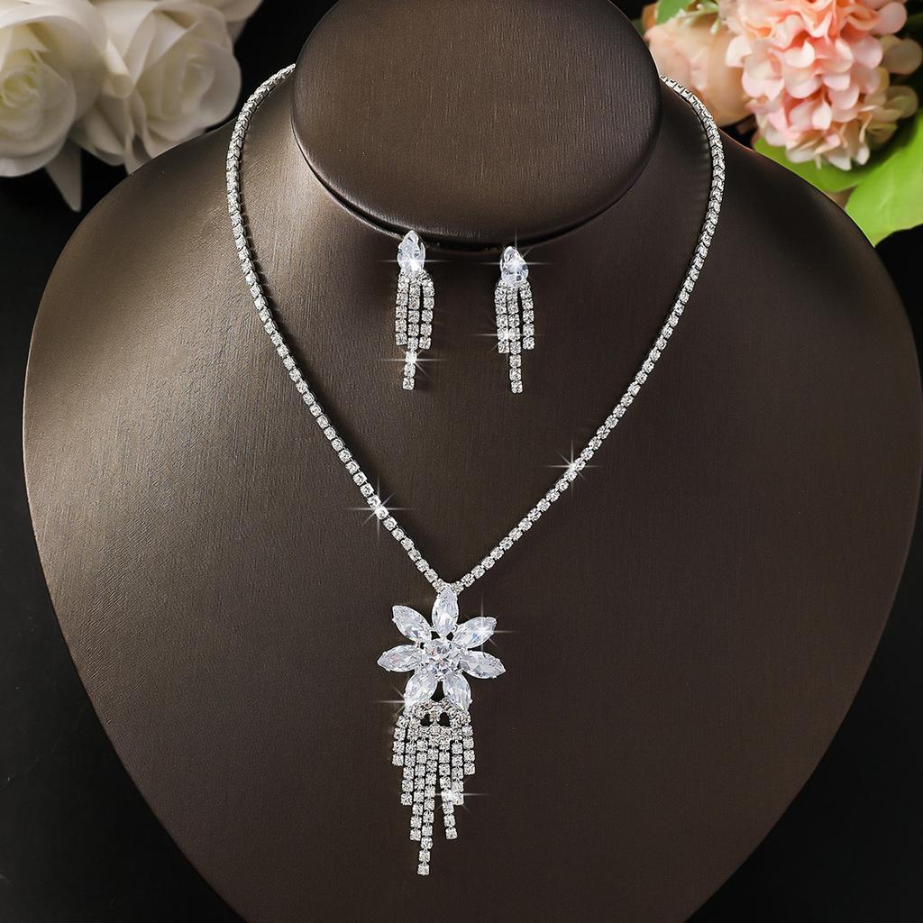 3PC Women's Fashion Water Diamond Claw Chain Flower Necklace Earring Set, Suitable for Wedding, Party, Festival Gifts