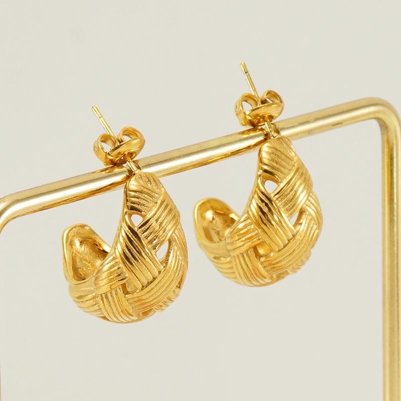 2025 New Stainless Steel Crescent Twist Earrings Premium Niche Grade Color Retention Anti-Allergy Earrings