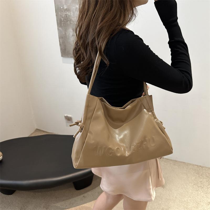 Große Kapazität Schüler Klassenzimmer Pendeltaschen Damen 2026 Neu Frühling und Sommer Schulter Achsel Fashi Weiches Leder Tragetaschen