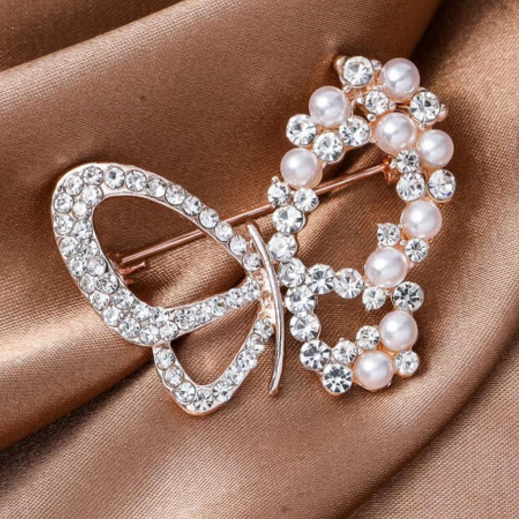 Minimalist Korean version pearl brooch with diamond studded flower chest flower brooch, women's high-end style brooch