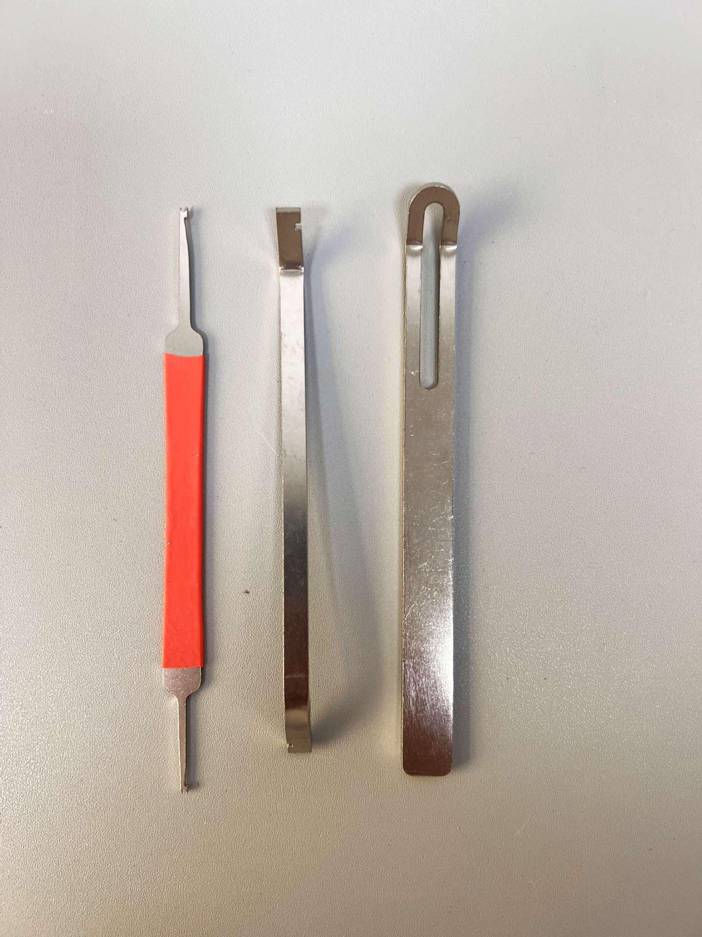 Saxophone, Flute, Clarinet & Oboe Repair Tool Set with Flat Washer, Hook, and Reed Needle for Wind Instruments 3-Piece Spring Needle Repair Set красный