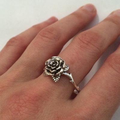 Vintage Elegante Zilverkleurige Rozenbloem Ringen voor Vrouwen Meisjes Plant Antiek Veelzijdige Ringen Bruiloftssieraden Verjaardagscadeaus