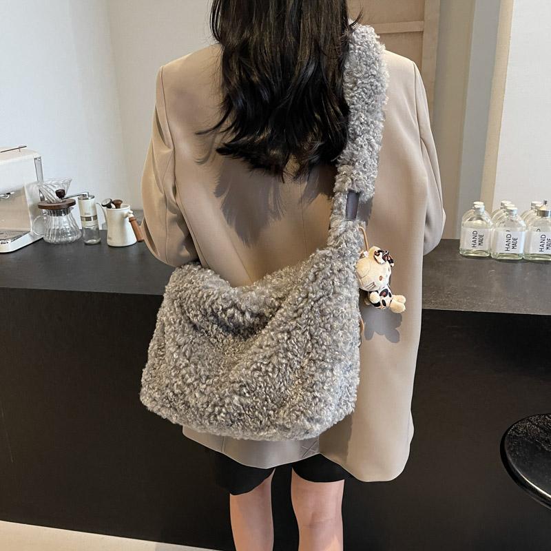 Plush Velvet Zipper Sweet Crossbody Bags for Women Cute Autumn and Winter 2026 New Solid Color Versatile Youth Shoulder Bags