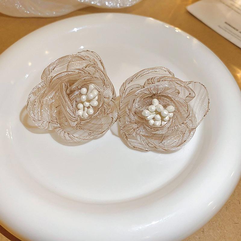 Super fairy yellow mesh flower earrings 2025 new seaside vacation style stud earrings niche high-end temperament earrings