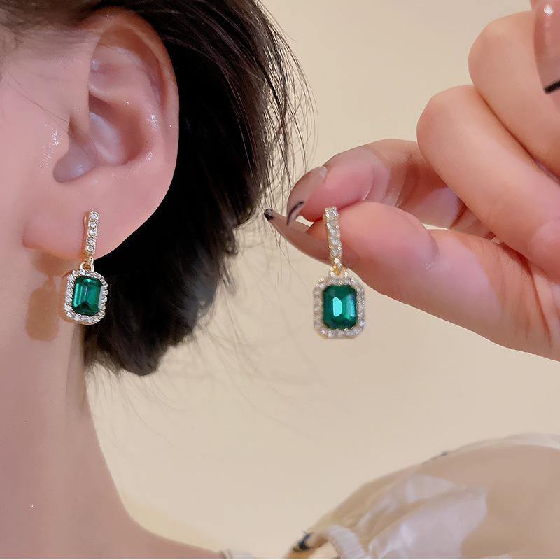 Exquisite Green Diamond S925 Silver Earrings: 2024 Trendy, Elegant Women's Cold Style