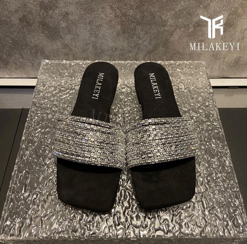 2024 Women's New Slippers Luxurious Rhinestone Designer Women's Fashion Summer Casual Open Toe Flat Beach Slippers