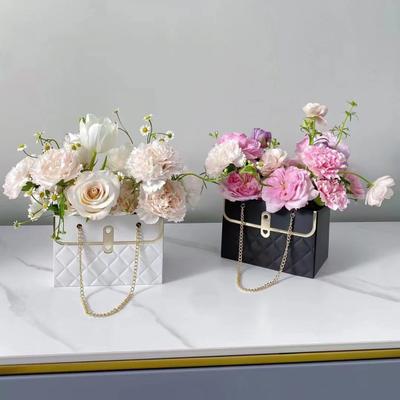 Flower Paper Gift Box with Metal Chain Bouquet Storage Bucket Small Florist Handbag Gift Craft Wrap Bag for Wedding Party Valentine's Day Birthday