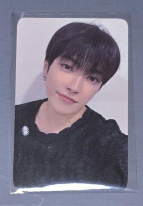 

[USED] ATEEZ 8ROOM Pendant Key Ring Trading Card Hongjoong
