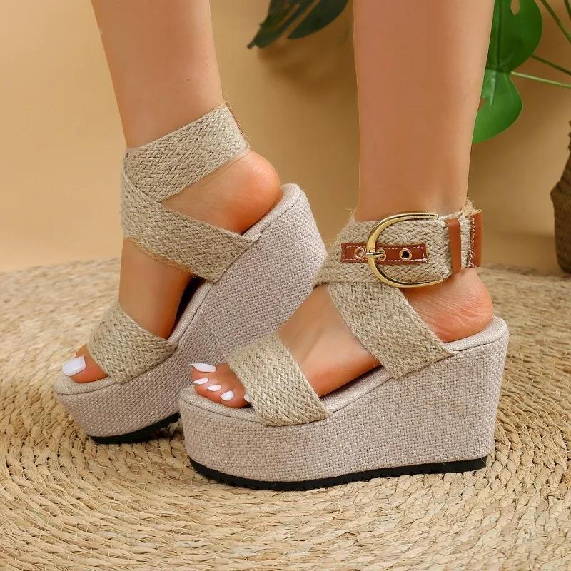 Modne Damskie Buty 2024 Gorąca Sprzedaż Sandały Damskie na Pasku z Klamrą Modne Sandały Damskie z Odkrytymi Palcami Nowe Damskie Sandały na Koturnie z Okrągłym Noskiemzapatos