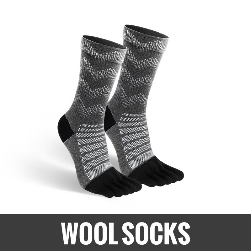 WRELS Merino Wool Thermal Socks for Men Moisture Wicking Thicken Warm Ski Hiking Cushioning Compression Sports Toe Socks S