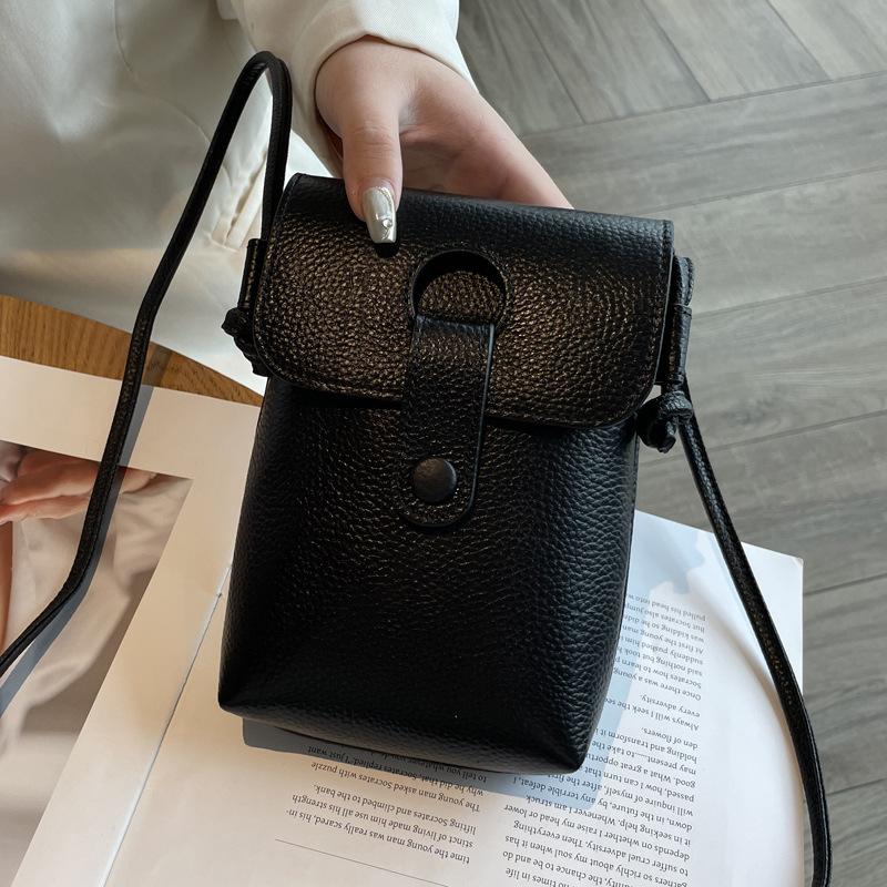 

Кожаная сумка для мобильного телефона, женская сумка-мессенджер 2025 года, новая маленькая сумка в иностранном стиле из коровьей кожи, модная высококачественная универсальная маленькая сумка через плечо чёрный