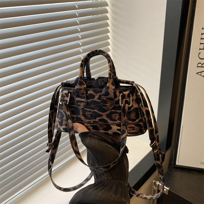 Lehká luxusní módní personalizovaný design podzimní móda leopardí tisk jednoramenná šikmá přenosná malá čtvercová dámská taška