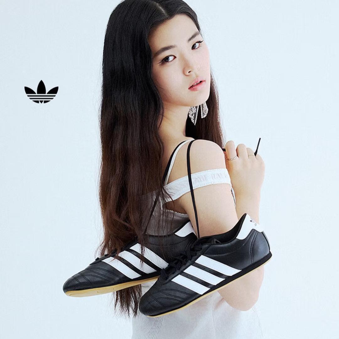 

Adidas ТЭКВОНДО НА ШНУРКАХ Повседневные Спортивные Туфли с Тонкой Подошвой - Adidas Три Листа JS1193 35.5 чёрный