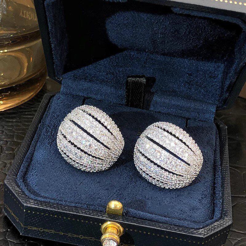 Celebrity temperament geometric stud earrings, bread light layer zircon earrings, light luxury atmosphere smart classic earrings