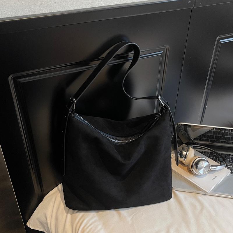 

Matte Retro Large Capacity Women s Shoulder Bag - 2025 Autumn/Winter Versatile Commute Bag 37*13*29