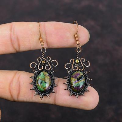 Boucles d'oreilles en cuivre rubis zoïsite Boucles d'oreilles enveloppées de fil de cuivre Boucles d'oreilles de créateur Bijoux en pierres précieuses originales Boucles d'oreilles faites à la main Bijoux en cuivre pour cadeau