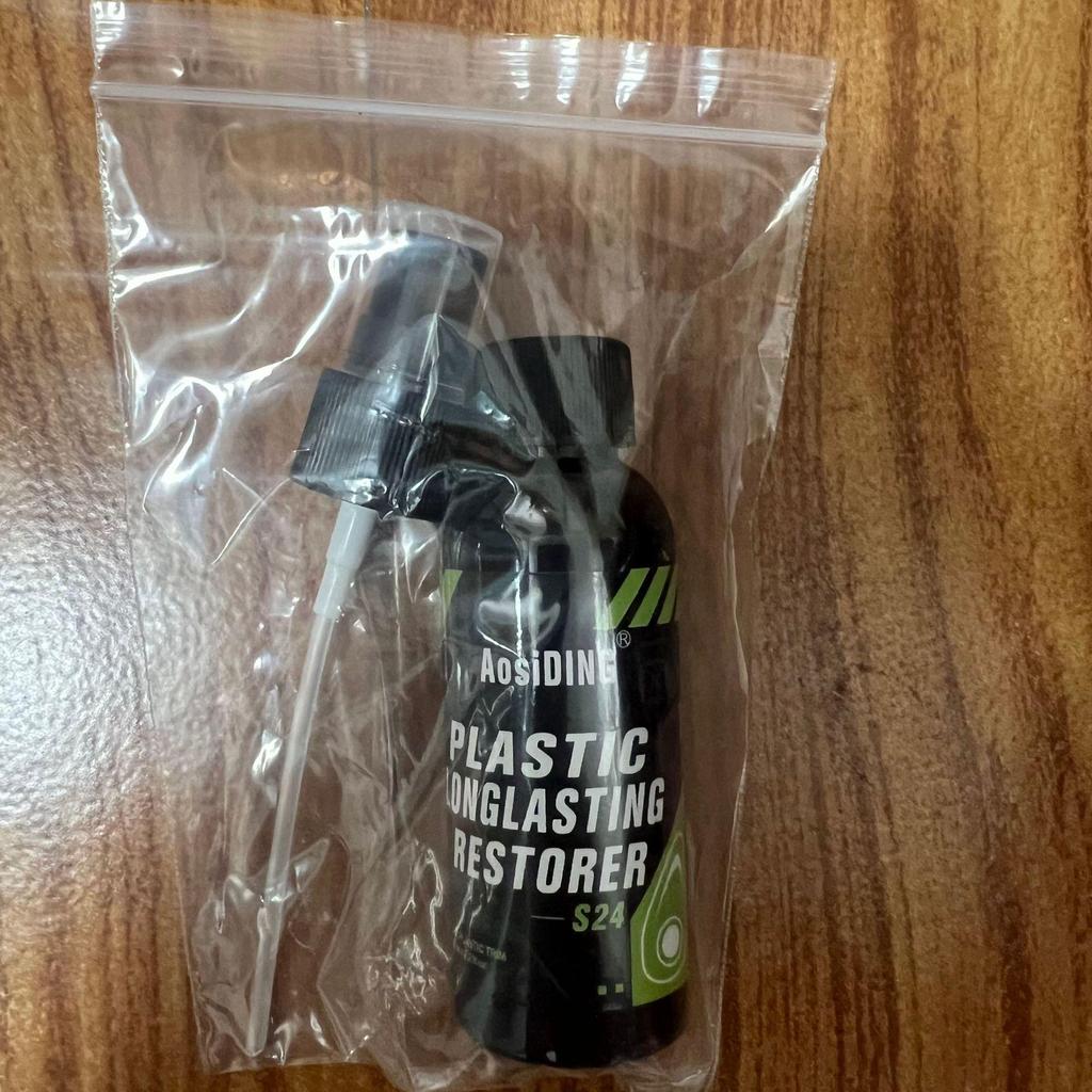 Long-Lasting Plastic Restorer & Dashboard Wax for Car Interiors