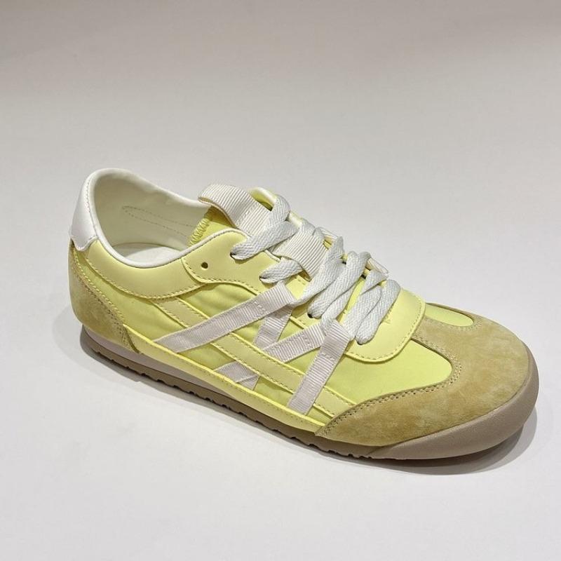 Breathable women's lightweight soft-soled sports casual shoes flat-soled women's shoes spring and summer new models