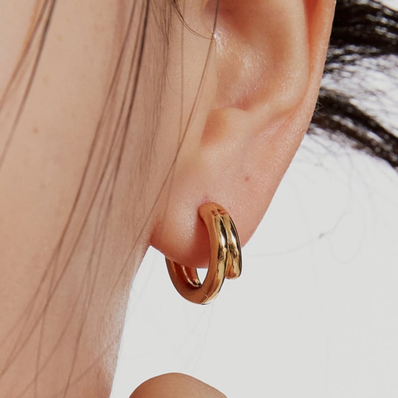 Invisible Collage COVERY HOOP EARRING_GOLD