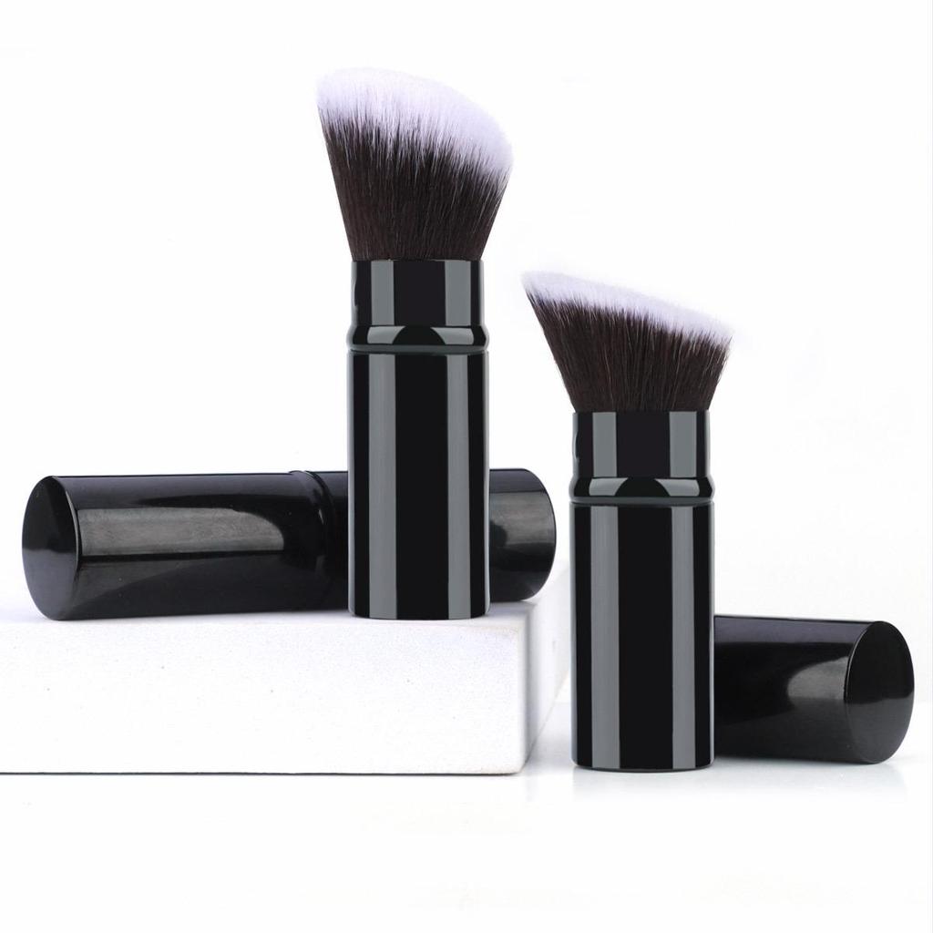 Portable Retractable Makeup Brush - Multifunctional, Dustproof, Blush & Powder Beauty Tool.