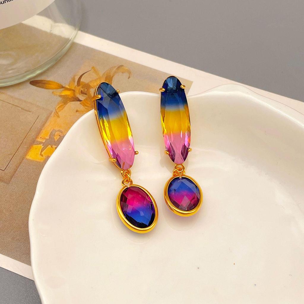 French Retro Gradient Crystal Earrings: Elegant High-End Dangle Jewelry for Women