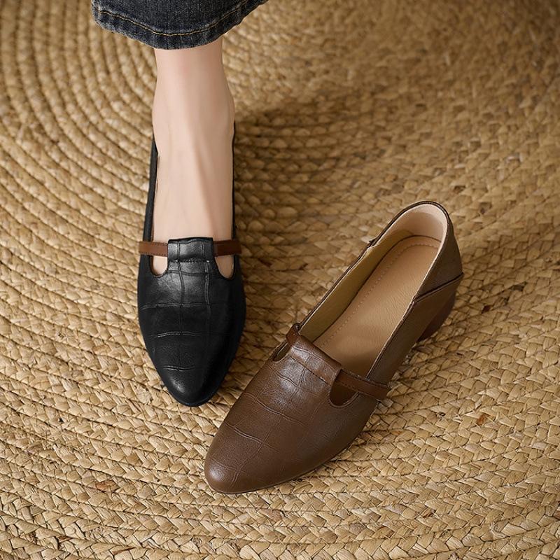 New women's fashion single shoes solid color foot cover two shoes low heel one pedal four seasons wear small leather shoes casual square heel