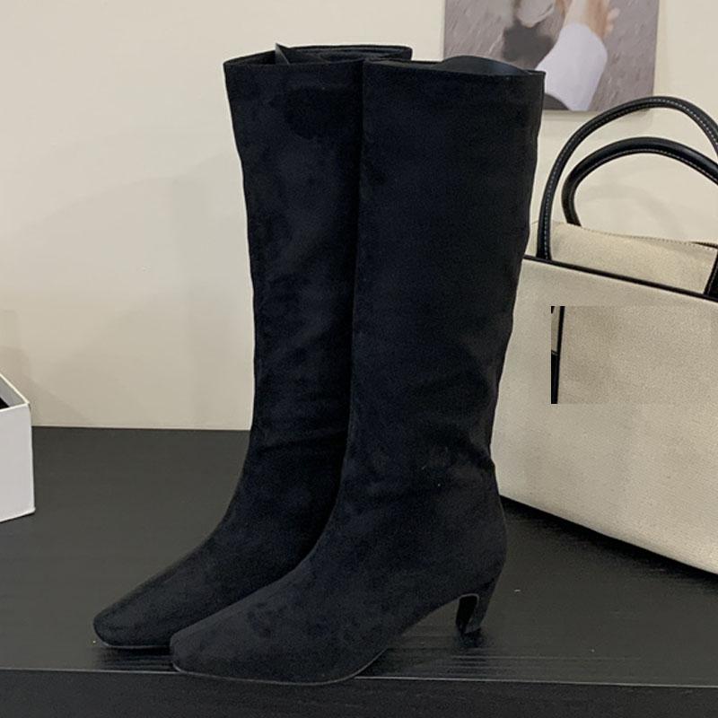 

Модная Eilyken Зимняя Мода Винтажные Плиссированные Сапоги до Колена с Острым Носком Женские Тонкий Низкий Каблук Лаконичная Удобная Обувь 35 чёрный