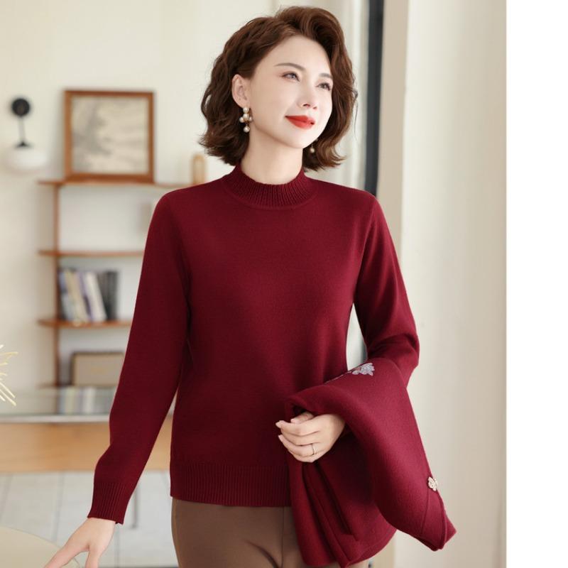 Middle-aged and old women's mother autumn clothes new knitted cardigan two-piece set autumn and winter fashion sweater heavy craft coat