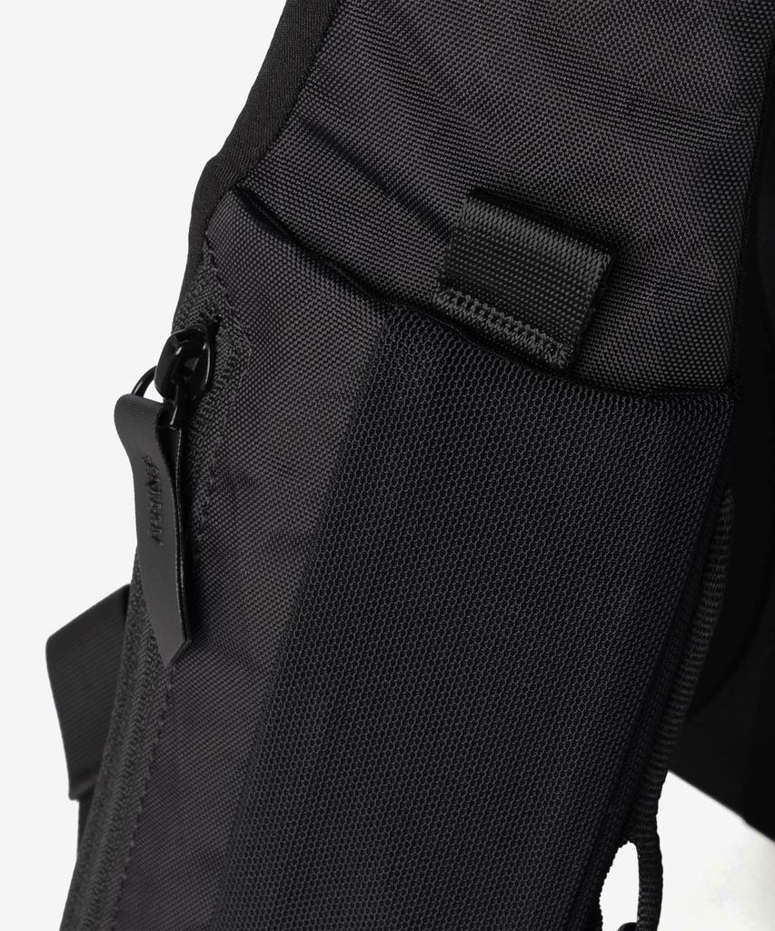 Body Bag AA010550106 Metro Crossbody Left Shoulder Black VX42 [Alpaca] - - X-Pac [Used]
