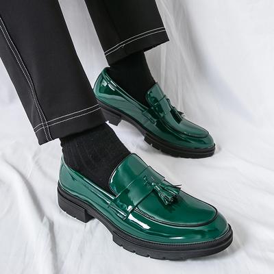 Autumn Winter New Green Patent Leather Glossy Finish Tassel Leather Casual Slip On Non-slip Men's Fashionable Men's Loafer Shoes