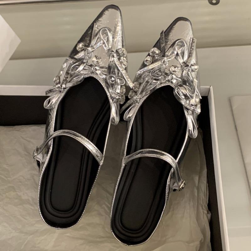 Fashion Baotou flat shoes women's fashion pointed head shallow mouth crystal butterfly knot metal buckle soft sole non-slip slippers