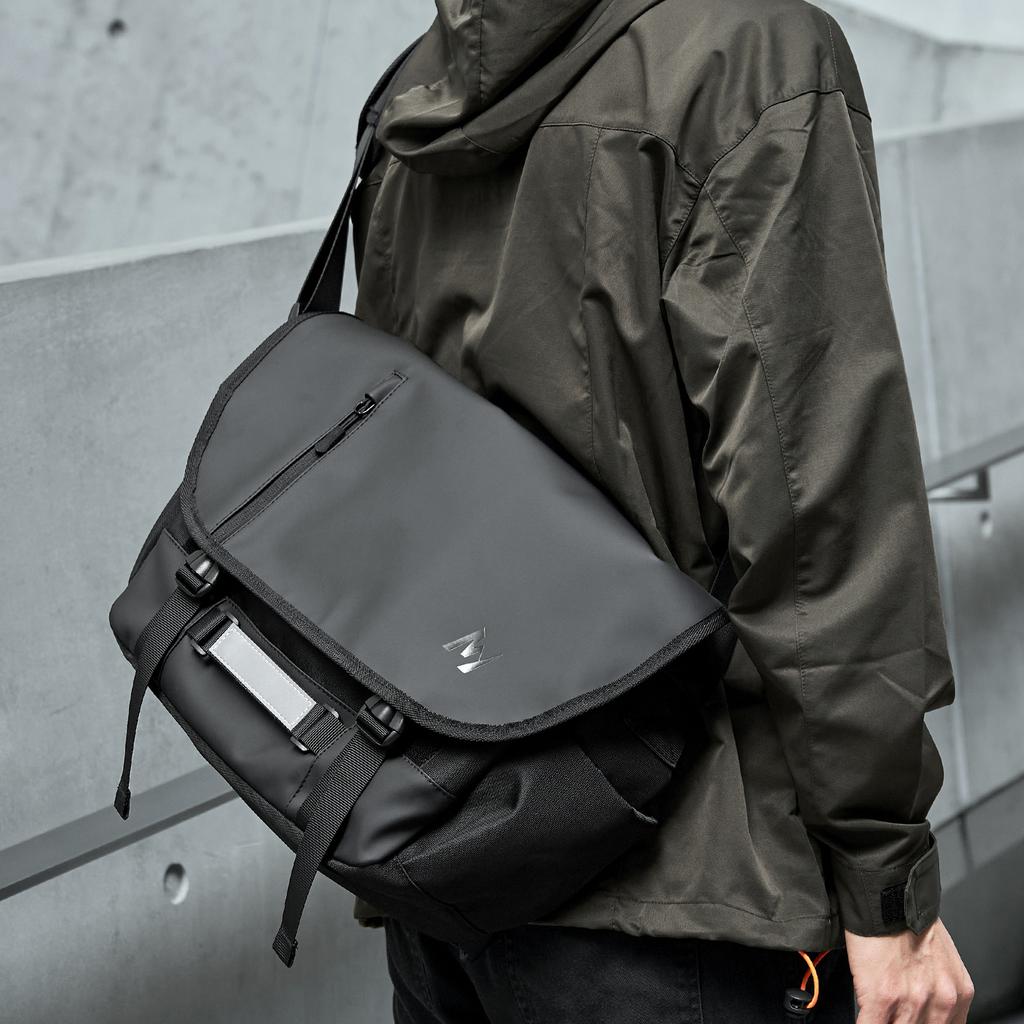 Crossbody Bag for Men Functional Wind Shoulder Bag for Motorcycle Riding Messenger Bag for Women