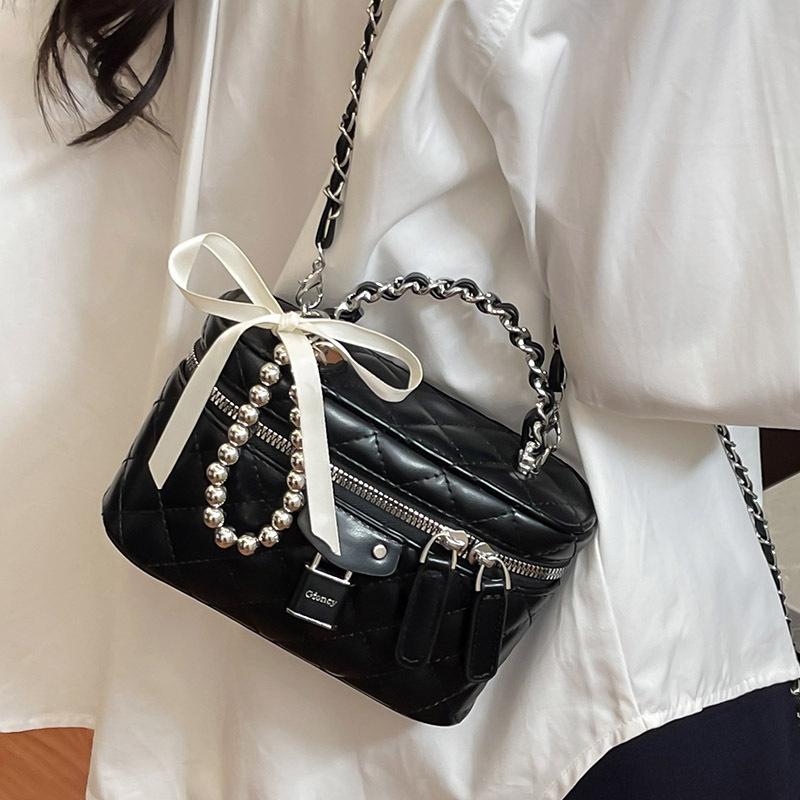 This year's popular diamond handbag women's 2025 summer trendy fashion sweet chain box bag casual messenger bag