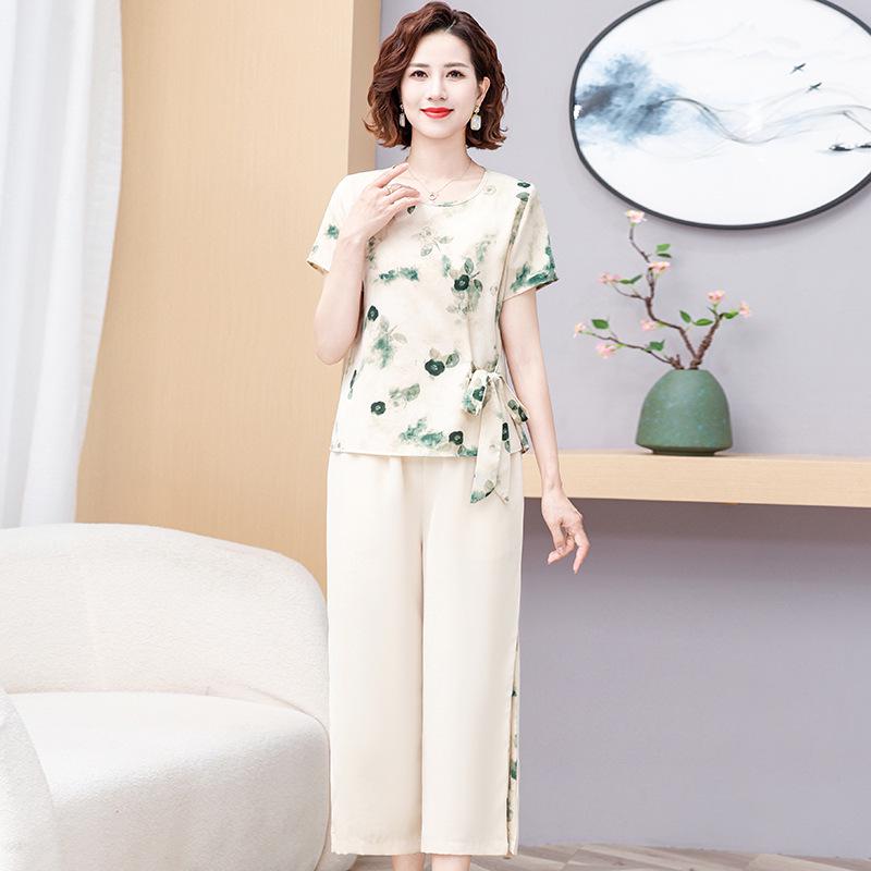 Elegant Short-Sleeved Summer Set for Mom (Aged 50-60)