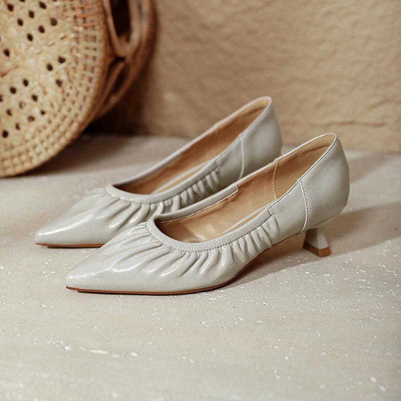 Fine heel silver single shoes soft leather pleated commuter work shoes pointed high heels 2025 new spring and autumn women's shoes middle heel