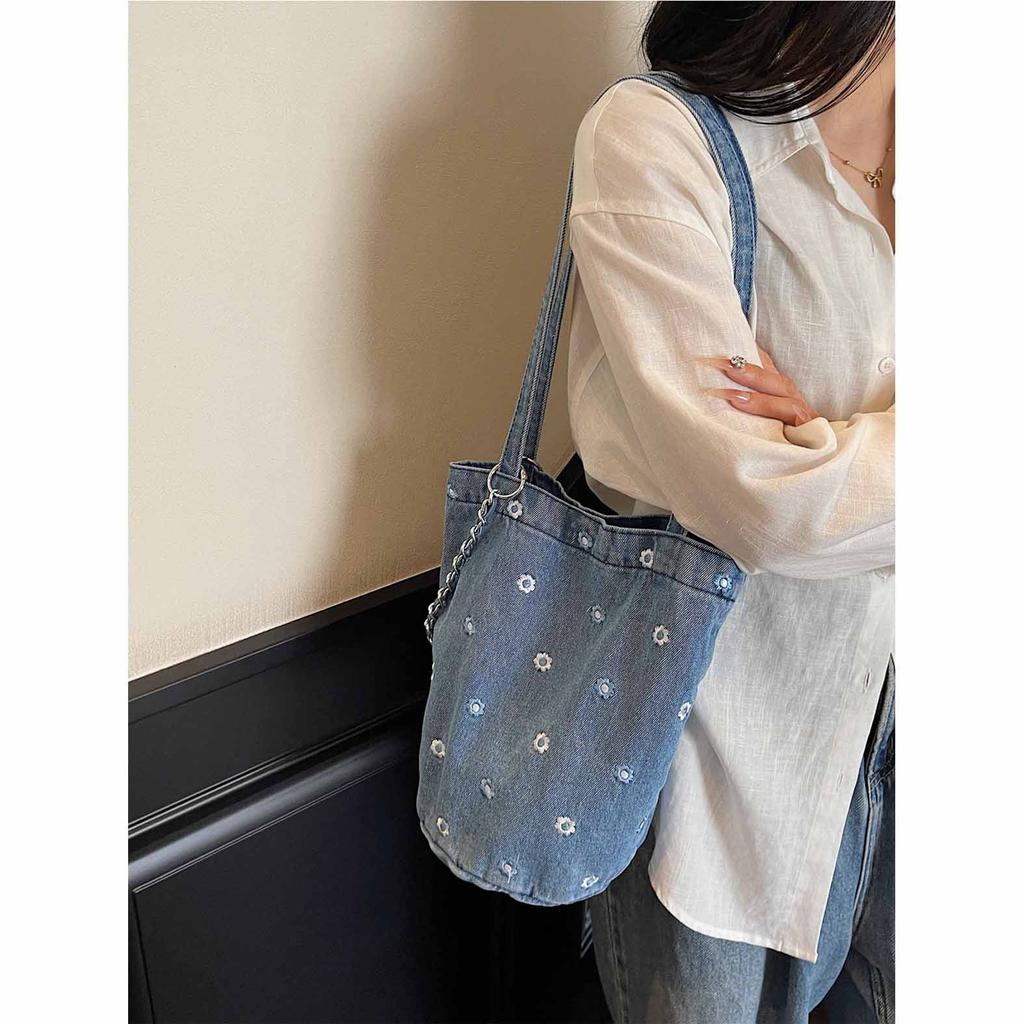 Japanese denim shoulder bag, women's 2026 new large capacity student bucket bag, shopping bag, commuting tote bag