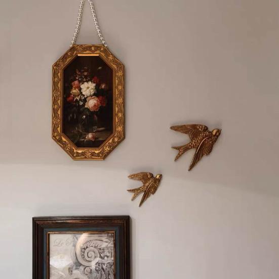 1/2Pcs Carving Swallow Wall Sculpture Decoration Golden Flying Bird Wall Art Home Bedroom Living Room Bathroom Wall Decorative Sign