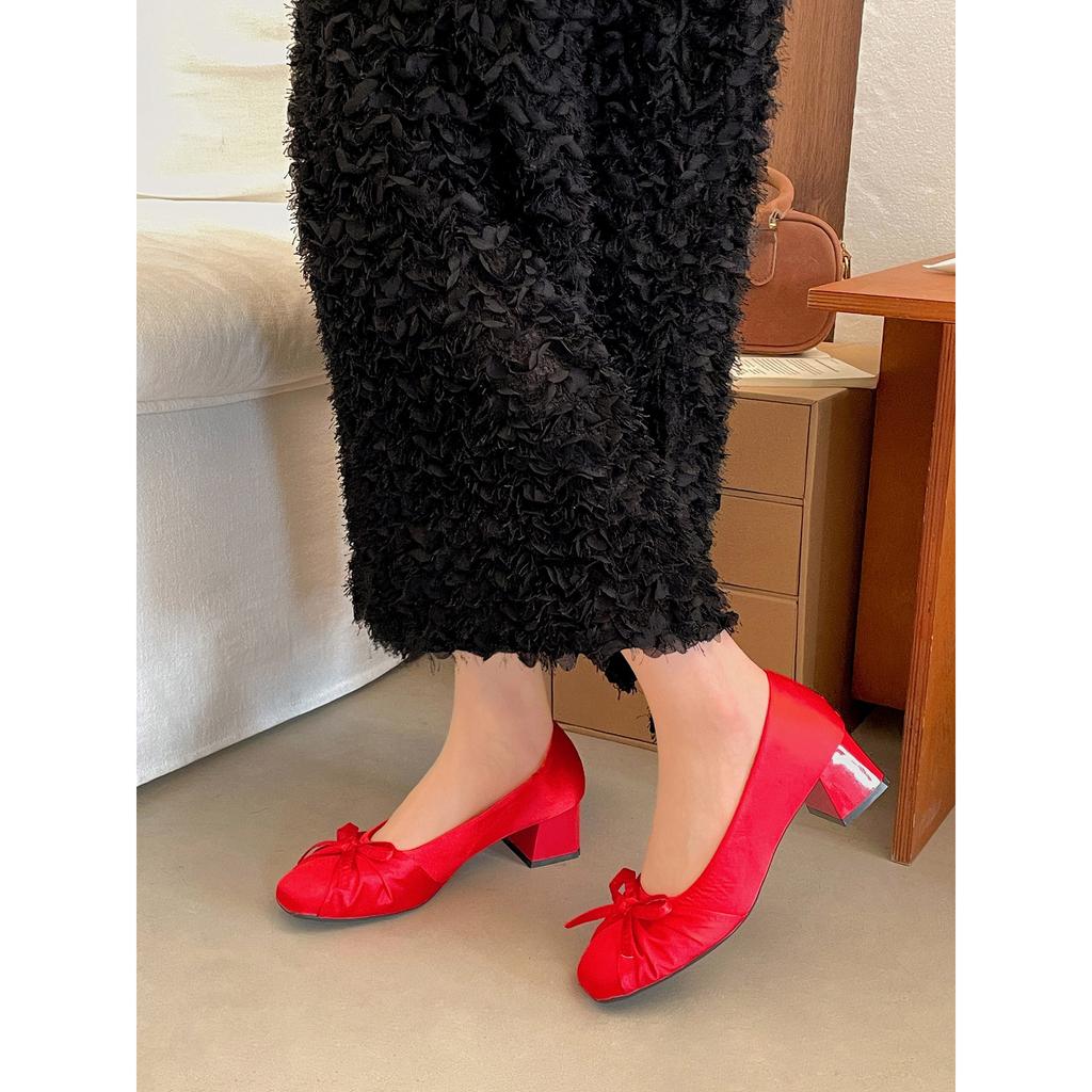 Wang Fan retro white thick heel light mouth single shoes 2026 spring and autumn with skirt versatile Mary Jane shoes