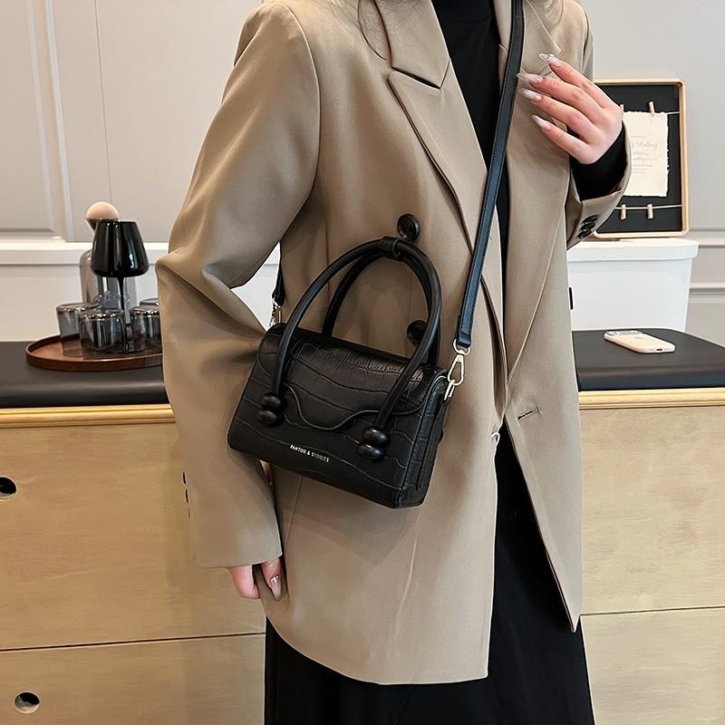 Ielgy Underarm Bag Ladies Chain Shoulder Messenger Bag Spring Summer Small Square Bag