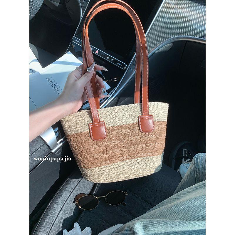

Snail Crawling Home French style Handmade Straw Bag Women 2025 New Seaside Beach Fashion Woven Handbag Bucket Bag Beige