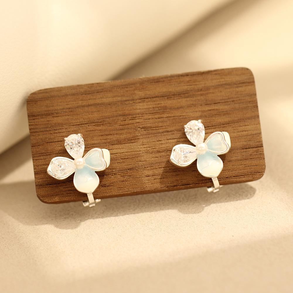 New Japanese and Korean Sweet Blue White Oil Dripping Flower Earrings Temperament Stone Inlaid Exquisite Versatile Ear Clips