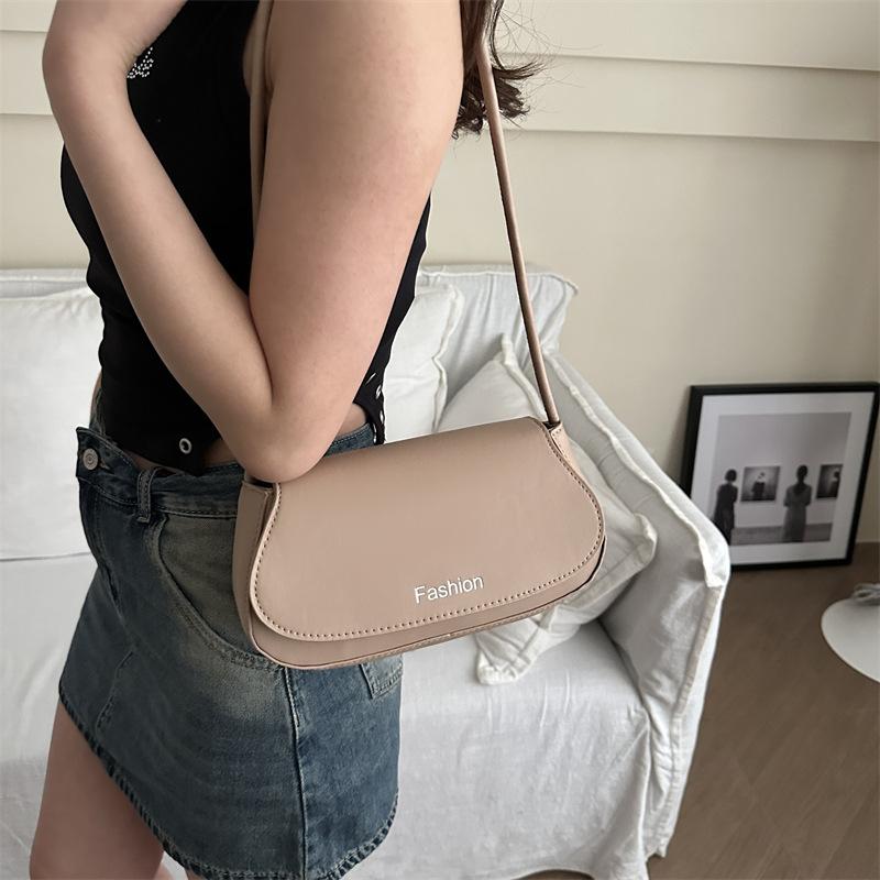 Minimalist Style Fashionable One Shoulder Underarm Bag New Fashionable Candy Color Crossbody Bag Commuting Hand Saddle Bag