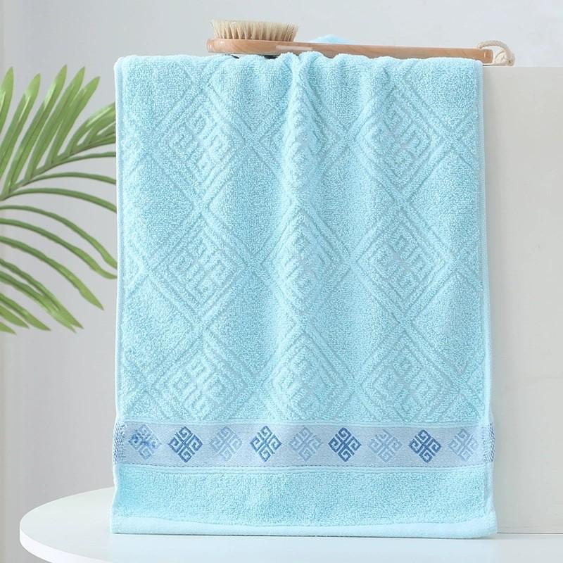 Absorbent Thickened Pure Cotton Bath Towel with Embroidered Souvenir Design