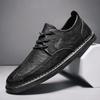 Retro Mens Boarded Shoes Light Weight High Quality Sneakers Anti Slip Solid Color Footwear Zapatos Para Hombres