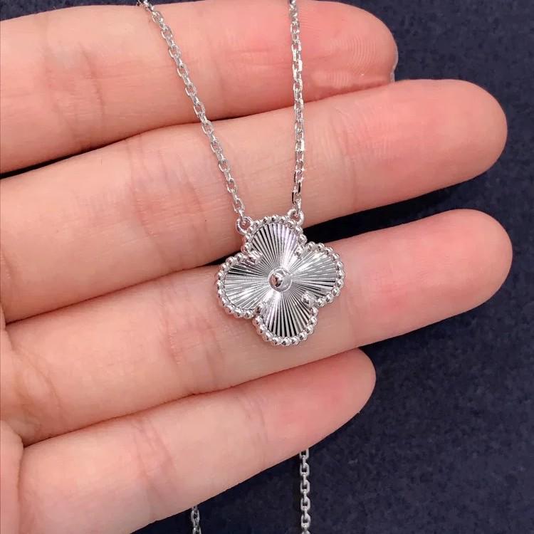 2025 Women's Four-Leaf Clover Necklace: Elegant Light Luxury Clavicle Chain Birthday Gift