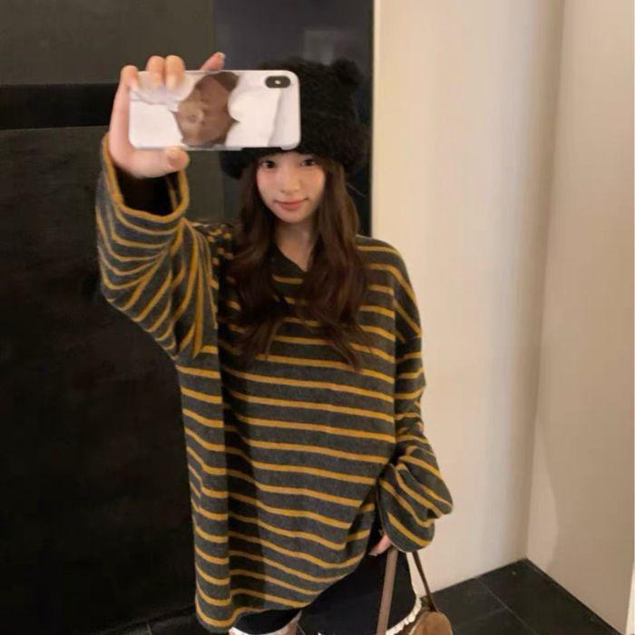 Women's Cozy Striped Round Neck Long Sleeve T-Shirt: Soft, Thick Brushed Fabric for Autumn/Winter Korean Style