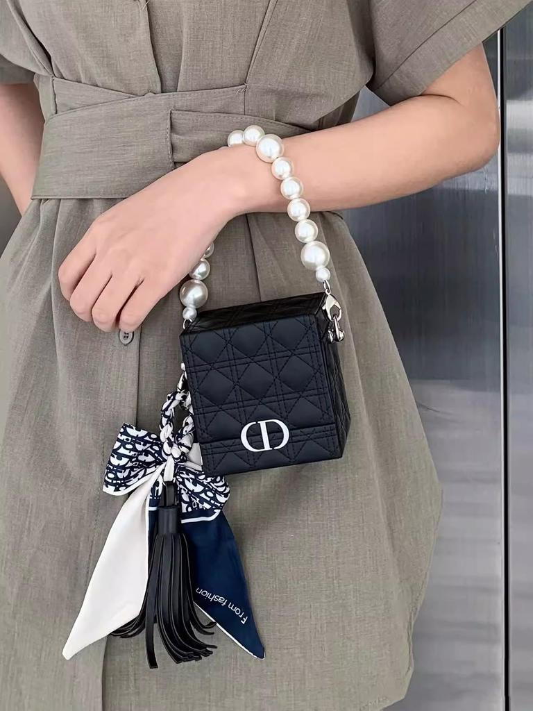 Luxury Blue Silk Scarf Bow Handbag and Car Keychain Pendant with D Letter