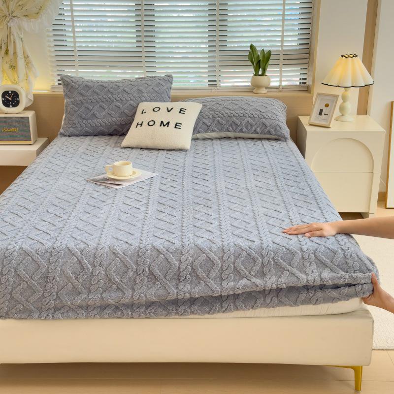 Thickened Winter Bed Cover: Non-slip Milk Velvet & Coral Flannel